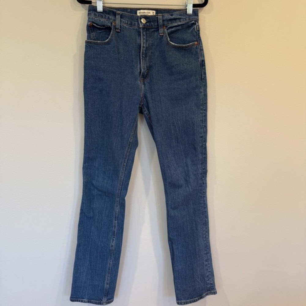 A&F 90s Slim Straight Ultra High Rise Jeans